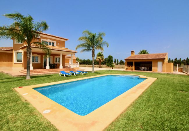 Villa/Dettached house in Denia - Quiet Villa with wifi and air conditioning Finca Las Ranas