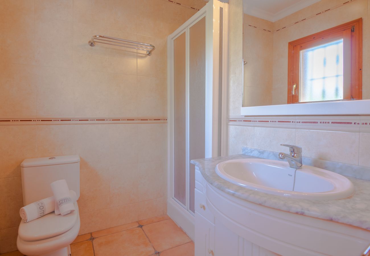 Villa in Benissa - SONRISAS, Villa for 8 pax with private pool and free wifi.