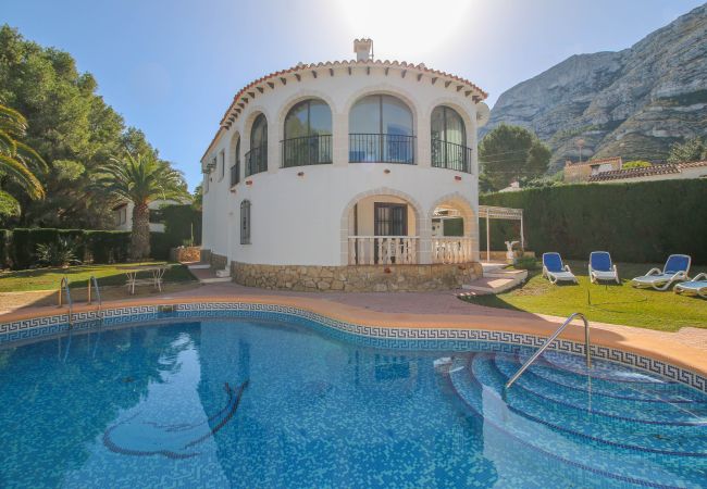 Villa/Dettached house in Denia - Villa with pool and garden Don Quijote AM 4 Pers Denia