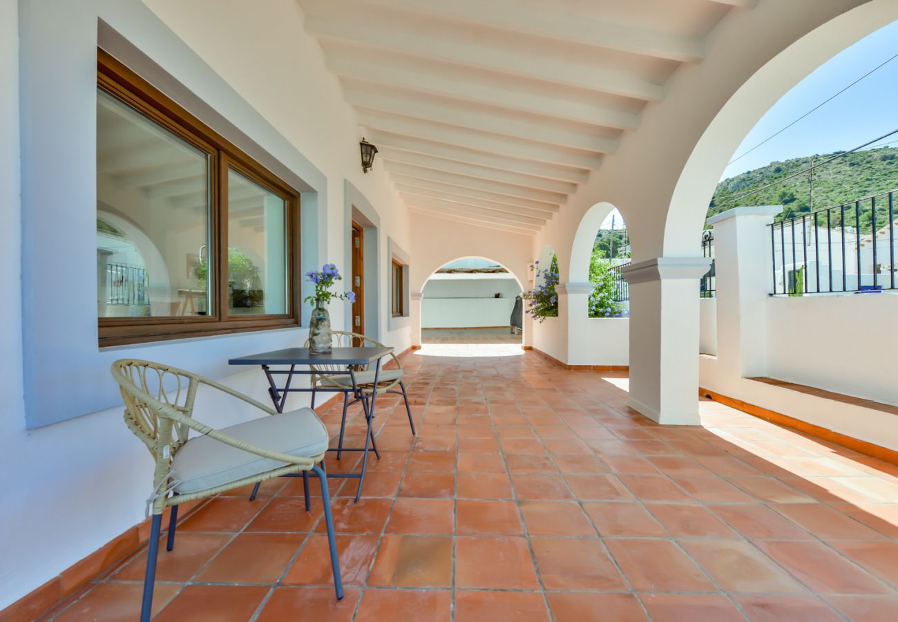 Villa in Moraira - Villa for rent in El Portet de Moraira, SAN VICENTE, 50 mts from the water and private pool.