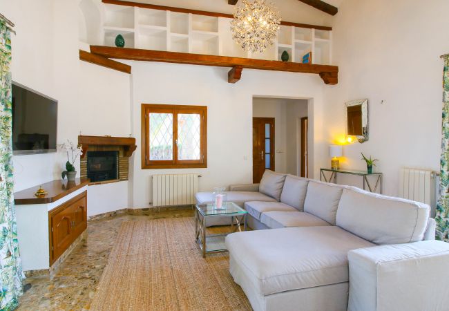 Villa in Denia - Luxurious Villa with air conditioning and pool Marquesa GU 4 People
