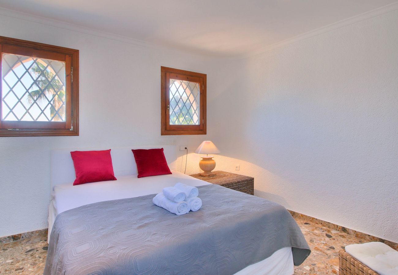 Villa in Denia - Luxurious Villa with air conditioning and pool Marquesa GU 6 People