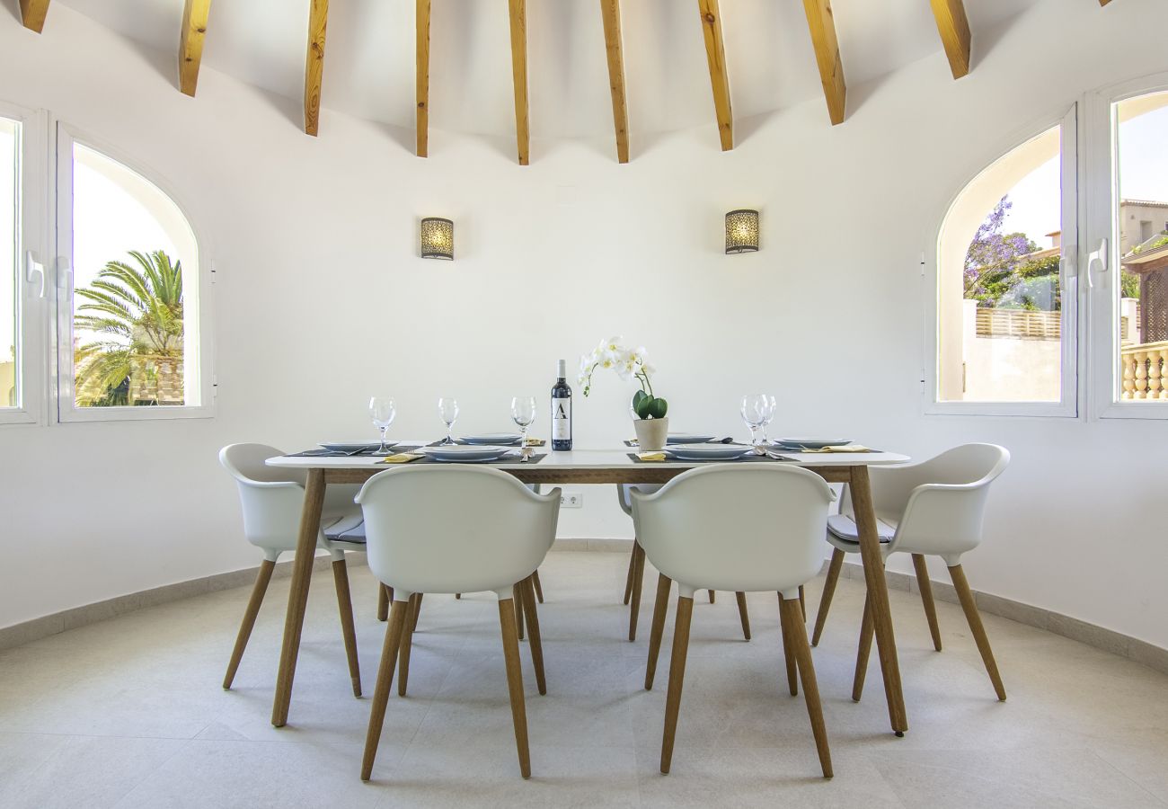 Villa in Benissa - SIMPSON, villa en Benissa para 6 pax with private pool. free wifi