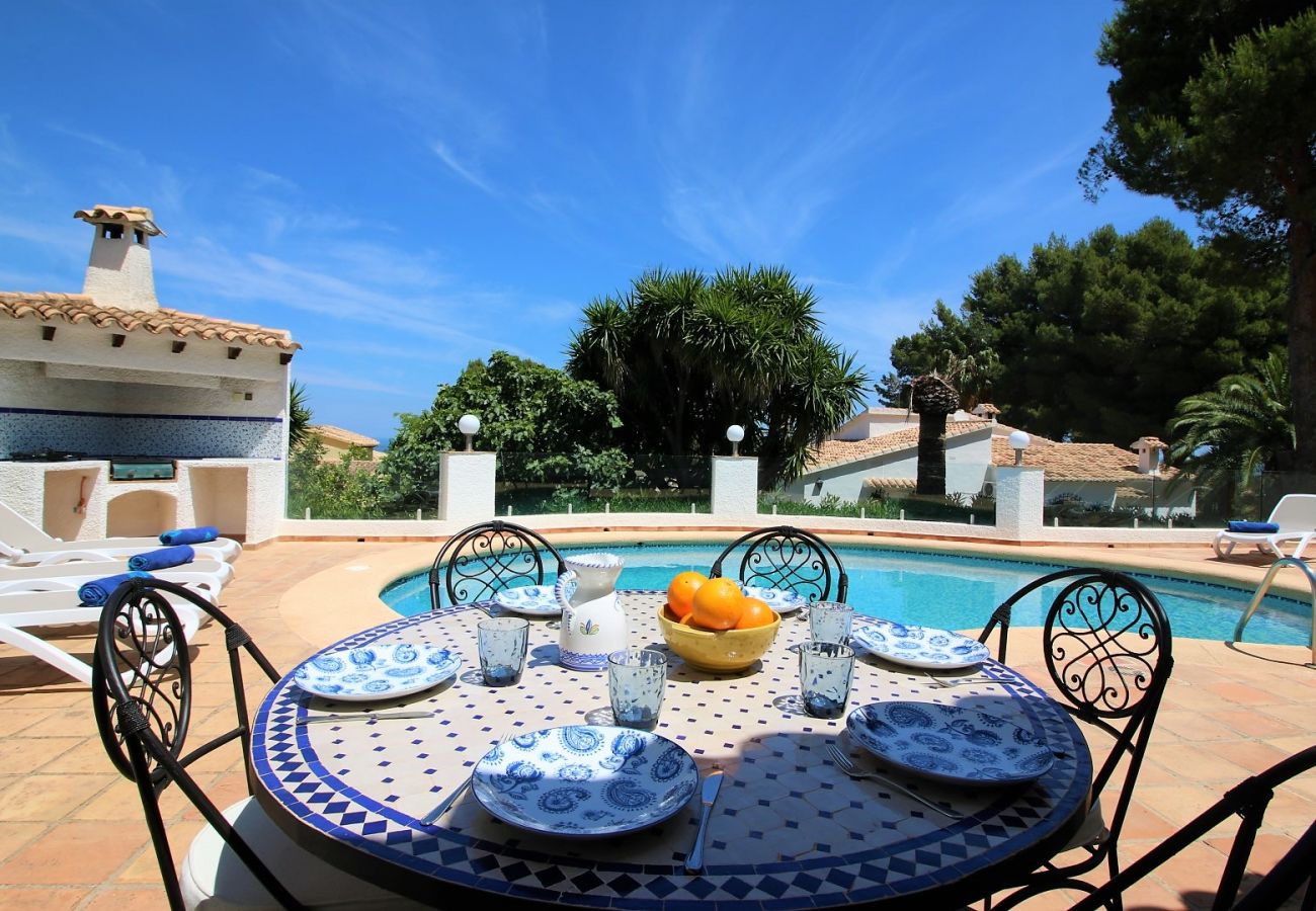 Villa in Denia - Luxurious villa with satellite TV, air conditioning and pool Marquise MB 8 people