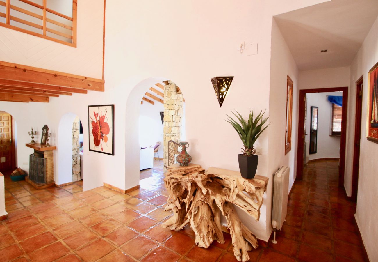 Villa in Denia - Luxurious villa with satellite TV, air conditioning and pool Marquise MB 8 people