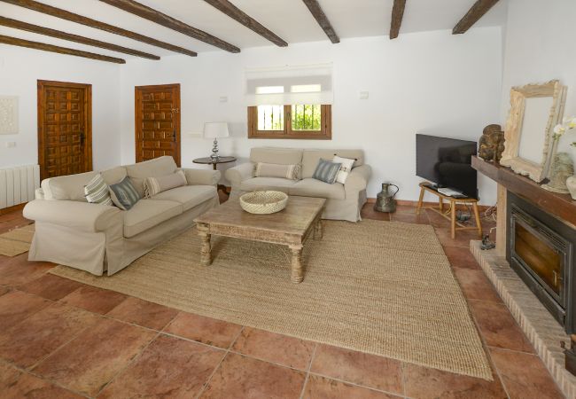 Villa in Moraira - OLGA - Welcoming and tasteful Villa with private pool and FREE WIFI for 7 people.