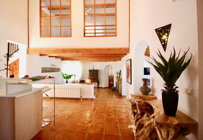 Villa in Denia - Luxurious villa with satellite TV, air conditioning and pool Marquise MB 6 people