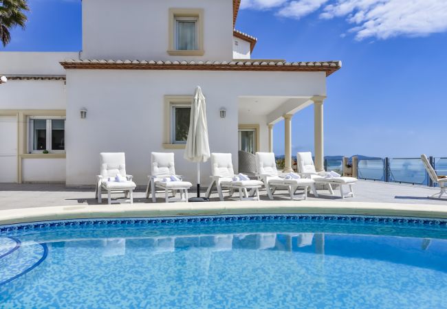 Villa in Benissa - RAPHAEL, Lovely villa for 6 pax with spectacular sea views in Benissa.free wifi