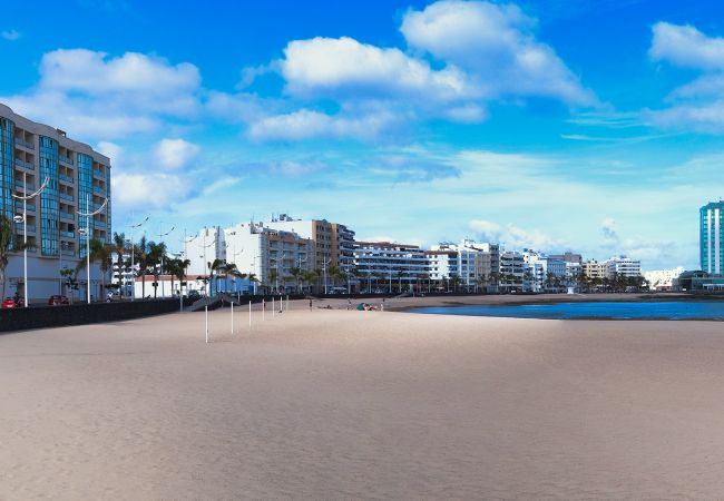Apartment in Arrecife - House Victoria-  in front of the beach, parking, wifi and air-con