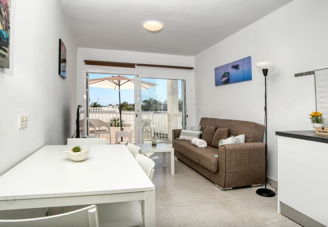 House in Costa Teguise - Suite ANIAGUA Bright holiday home with pool view