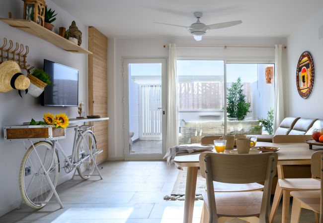 House in Playa Blanca - La Isleña - Luxury Holiday Home - 500 M FROM THE BEACH, FIBER OPTIC WIFI