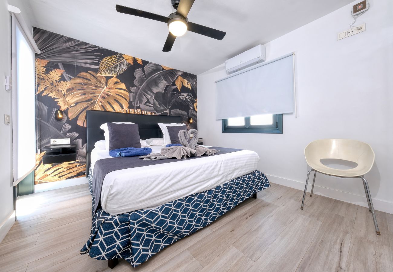 House in Puerto del Carmen - Casa Eva -  300m from the beach, private pool and fast wifi 