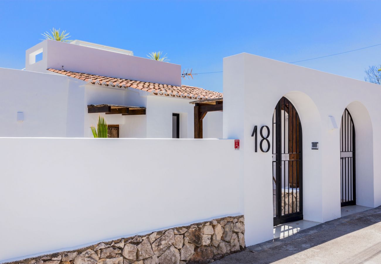 Villa in Javea - Villa Mediterraneo Cabo La Nao, Design villa With Private Pool and Sea View