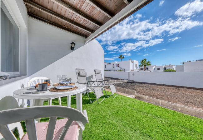 House in Puerto del Carmen - Suite Zefiro - 500m from the beach, terrace, fast WiFi