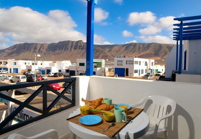 House in  Famara - Casa Hespi-view to Famara Beach