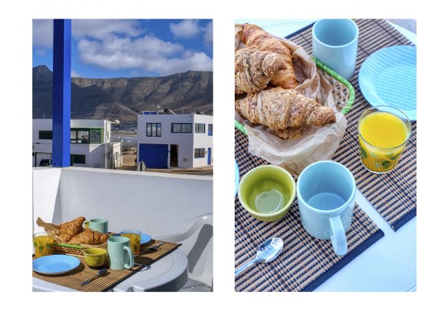 House in  Famara - Casa Hespi-view to Famara Beach