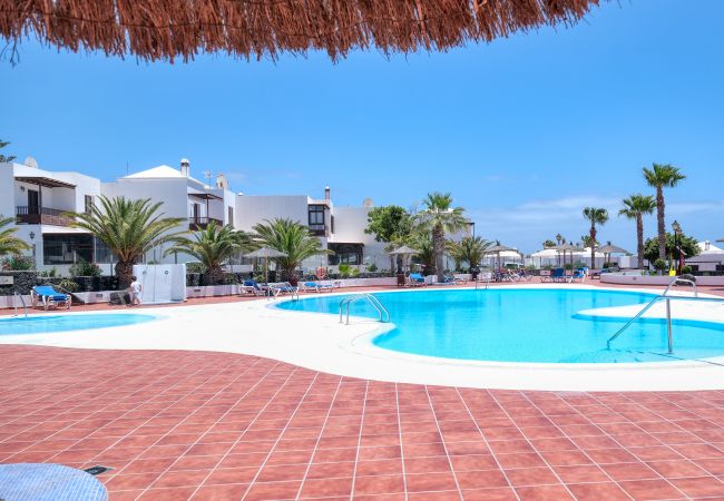 House in Costa Teguise - Casa Yare Sea View, pool, fast wifi and air-con