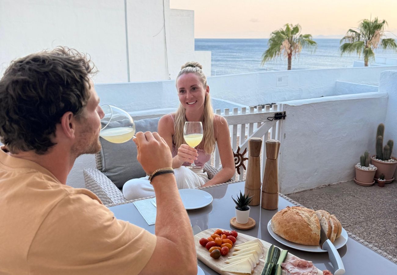 Studio in Puerto del Carmen - Suite Infinity Ocean - amazing pool and sea view