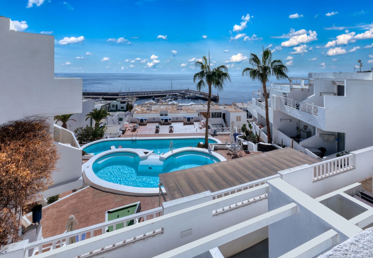 Studio in Puerto del Carmen - Suite Infinity Ocean - amazing pool and sea view