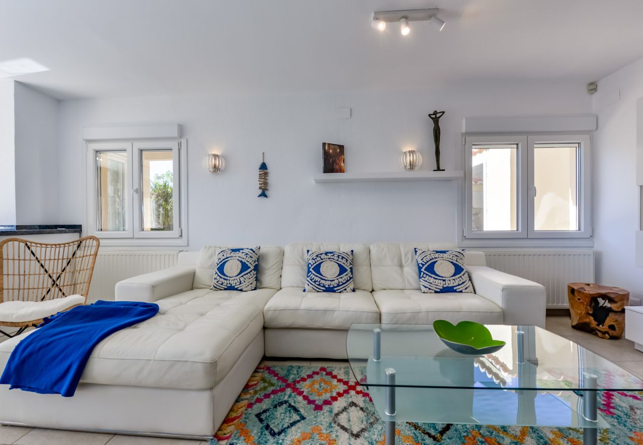 Villa in Benissa -  Villa for rent in Benissa, AZUR.