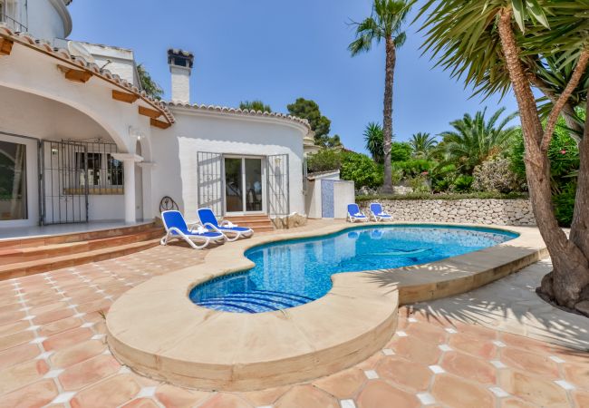 Villa à Moraira - SEBASTIAN, villa pour 4 pax à Moraira et piscine privée. wifi gratuit