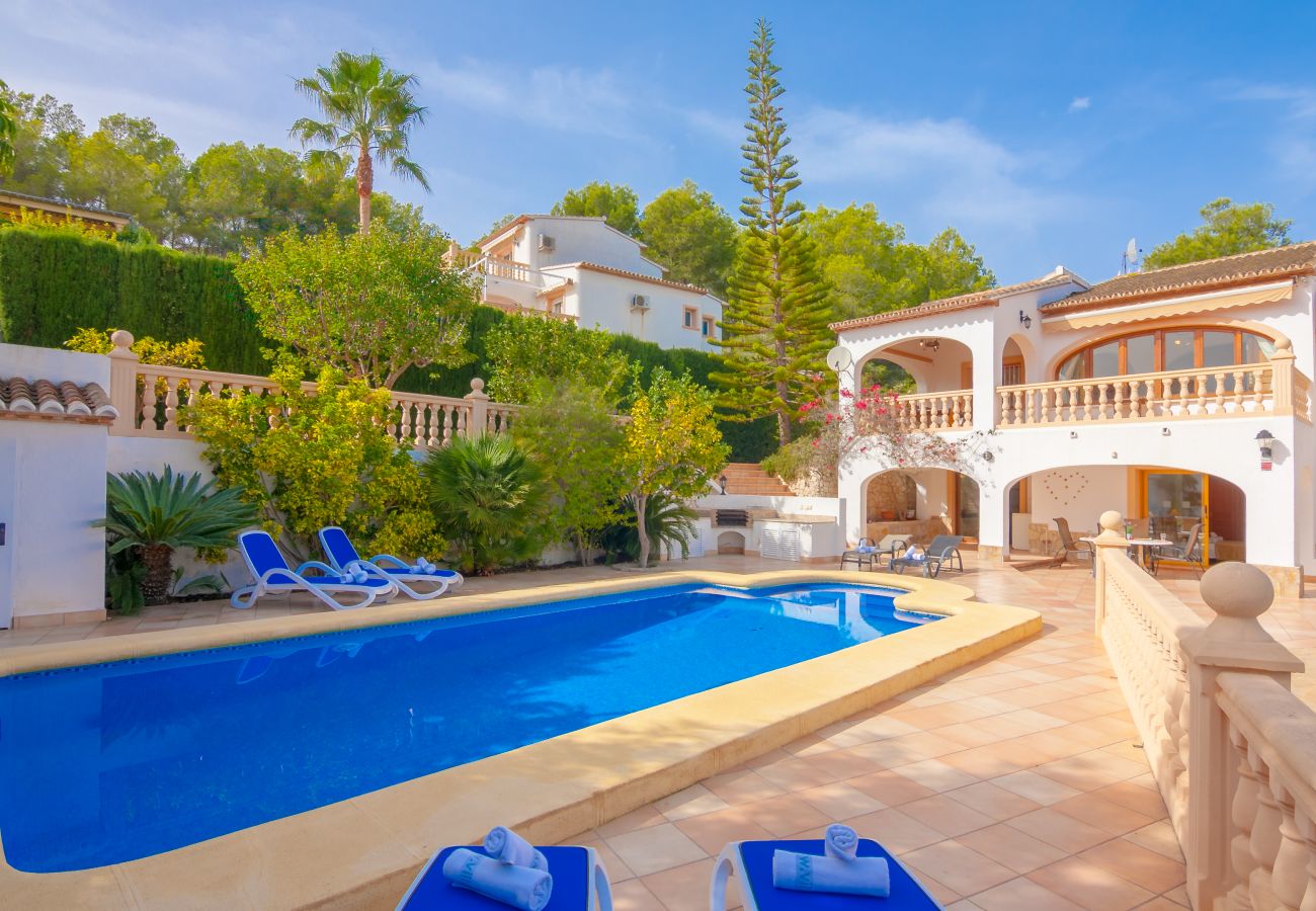 Villa à Benissa - SONRISAS, Villa pour 8 personnes avec piscine privée et wifi gratuit.