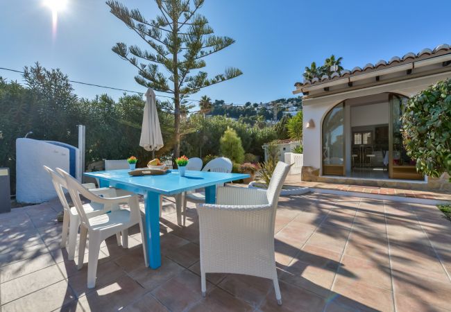 Villa à Moraira - Villa à louer à Moraira BENIALI, pour 6 pax avec piscine privée.