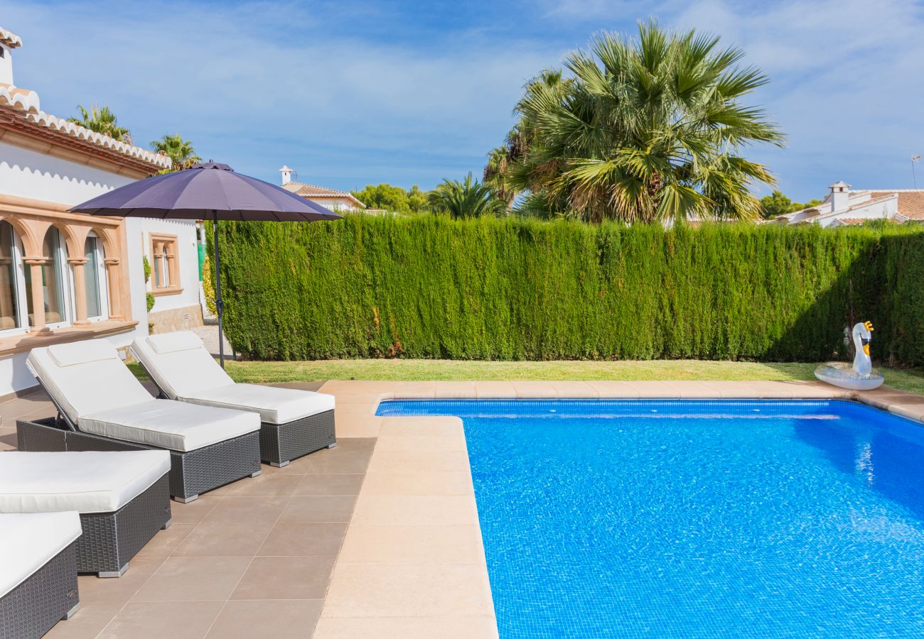 Villa à Javea - Villa SanMar Javea, Luxueux avec piscine privée, AC et Wifi