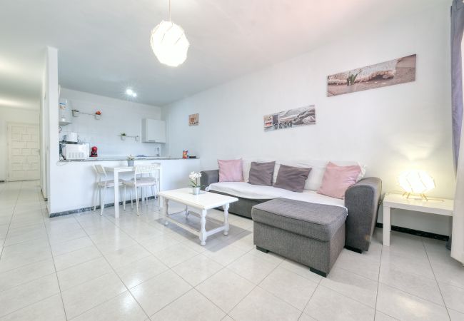 Appartement à Puerto del Carmen - suite Abora- Relax à 500m de la plage, wifi rapide