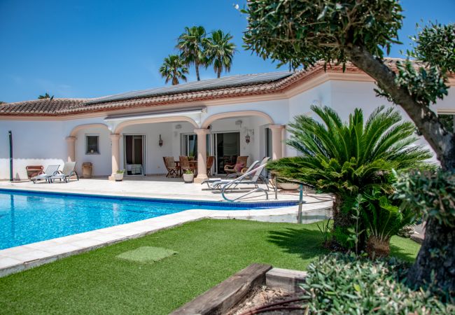 Villa à Benissa - Villa à louer à Benissa ACACIAS, à Cala Pinets avec piscine privée pour 6 pax 