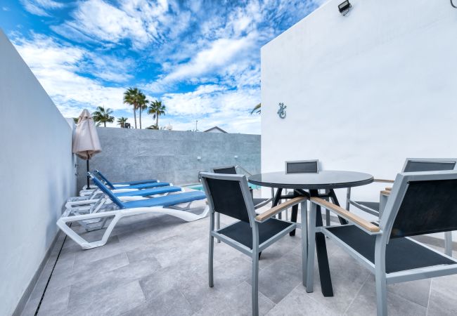 Maison à Puerto del Carmen - Casa Eva - 300m de la plage, piscine privée et wifi rapide