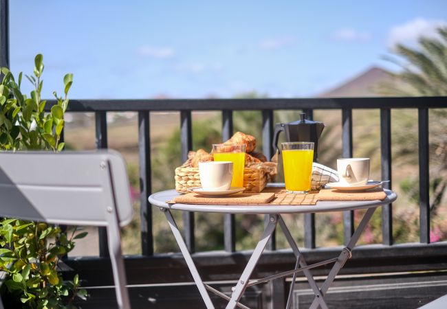 Maison à Costa Teguise - Casa Atlantida - Maison calme avec balcon et WiFi rápide