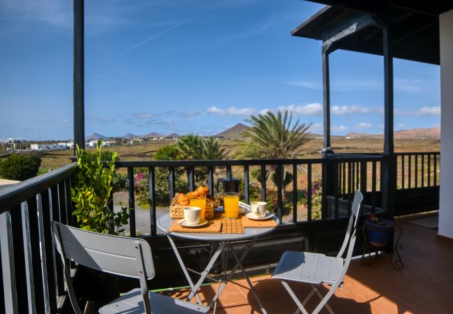 Maison à Costa Teguise - Casa Atlantida - Maison calme avec balcon et WiFi rápide