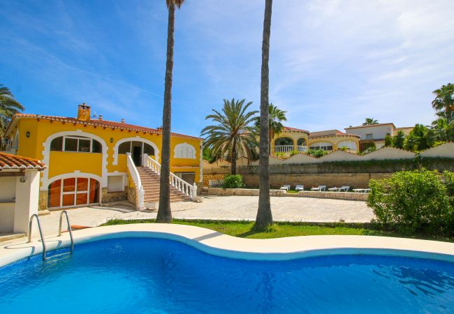 Villa à Denia - Grande villa à Montgó avec piscine