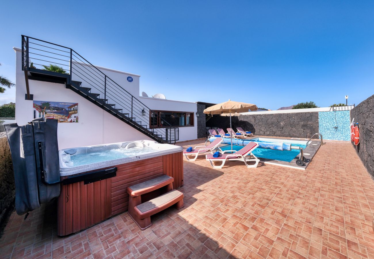 Villa à Playa Blanca - Villa Aurelia - Piscine privée et jacuzzi 
