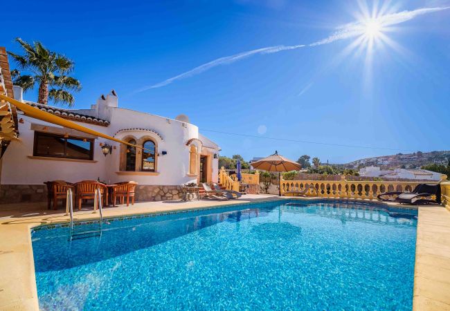 Villa à Javea - Villa Cristina Pinosol Javea avec piscine, jacuzzi et terrasse ensoleillée