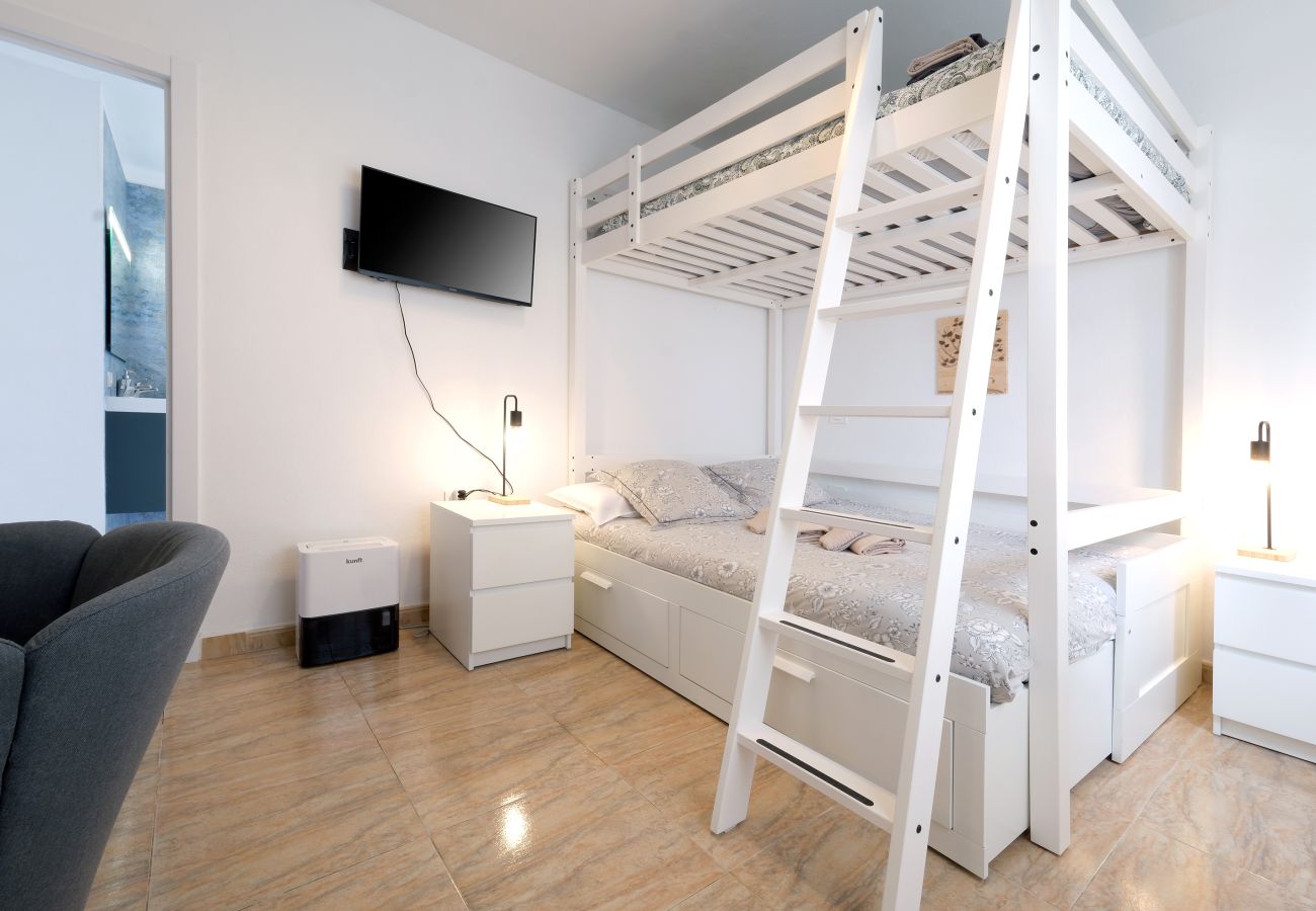 Chambres d'hôtes à Tinajo - Casa Casa NoPasaNada, habitación Triple Los Lobos