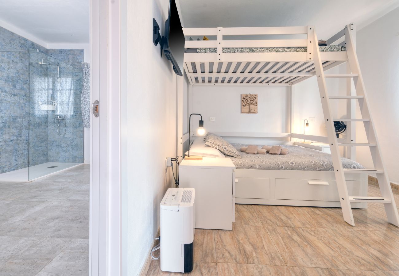 Chambres d'hôtes à Tinajo - Casa Casa NoPasaNada, habitación Triple Los Lobos