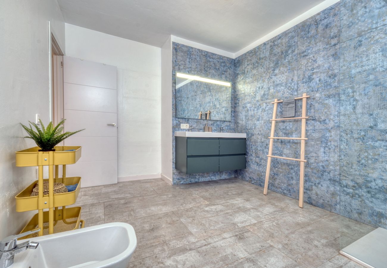 Chambres d'hôtes à Tinajo - Casa Casa NoPasaNada, habitación Triple Los Lobos