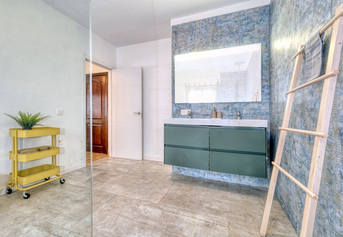 Chambres d'hôtes à Tinajo - Casa Casa NoPasaNada, habitación Triple Los Lobos