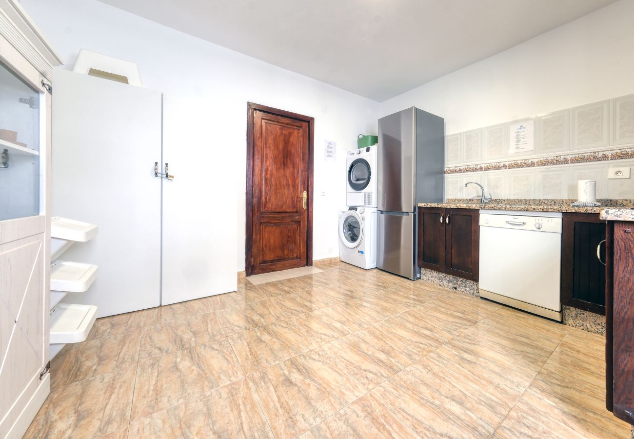 Chambres d'hôtes à Tinajo - Casa NoPasaNada, estudio La Graciosa Sea View