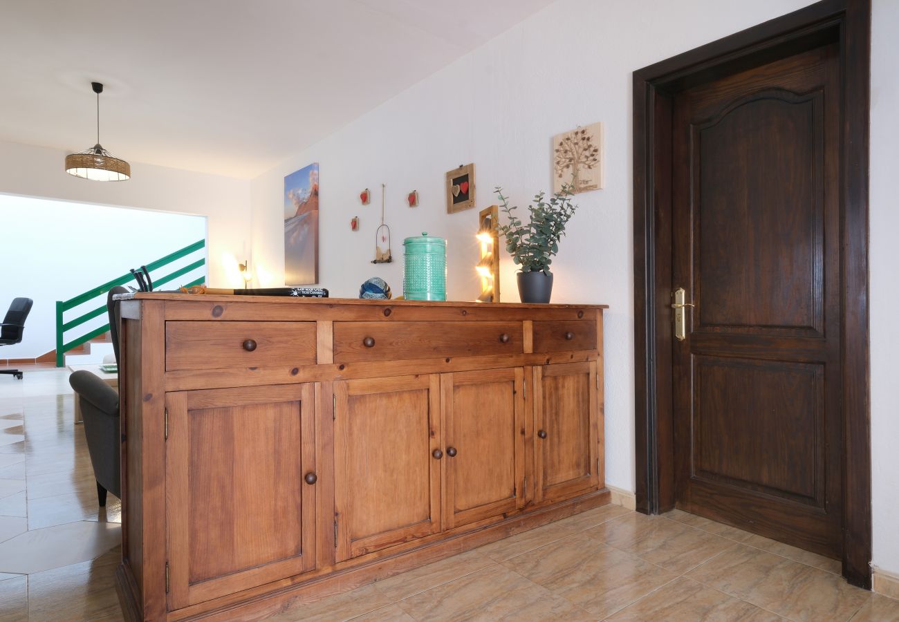 Chambres d'hôtes à Tinajo - Casa NoPasaNada: habitación La Palma con baño privado 