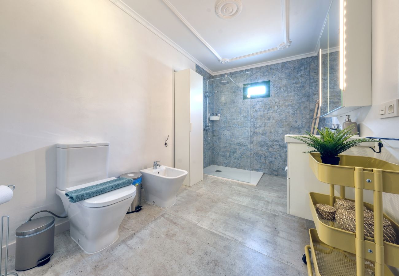 Chambres d'hôtes à Tinajo - Casa NoPasaNada: habitación La Gomera con baño privado exterior