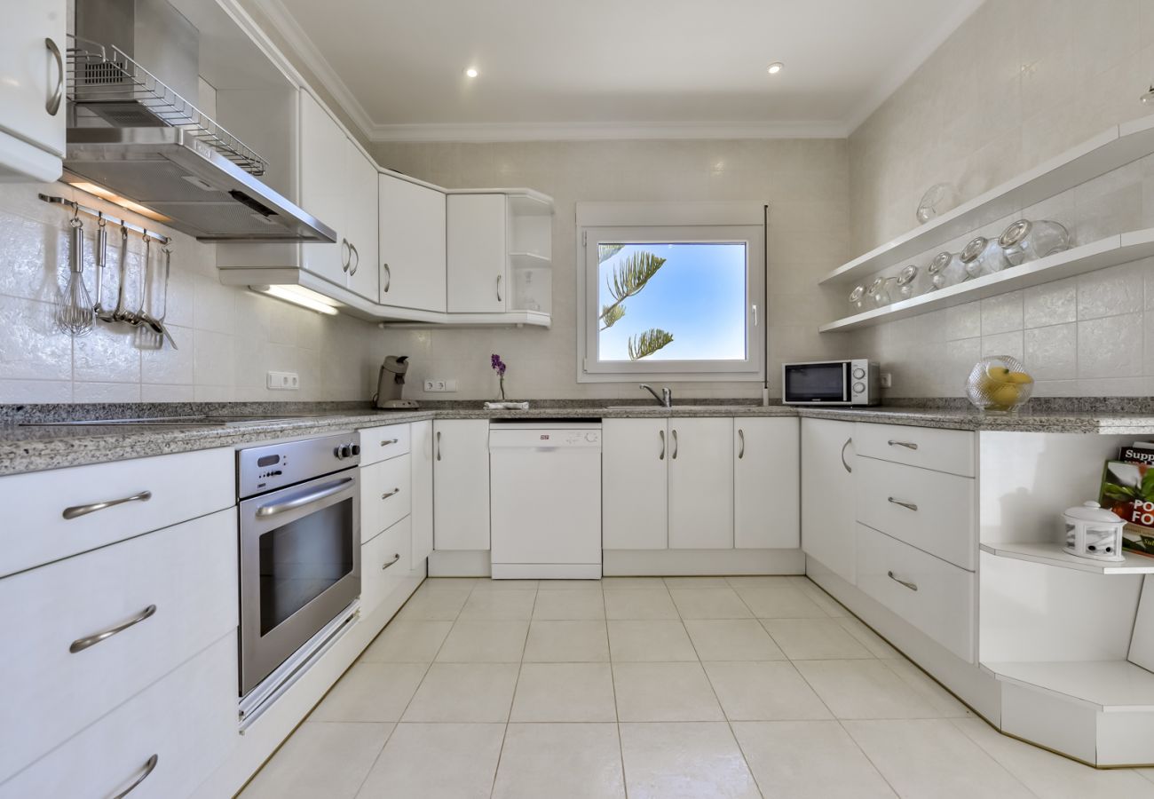 Villa in Benissa - RAPHAEL, Mooie villa voor 6 pax met spectaculair uitzicht op zee in Benissa.free wifi