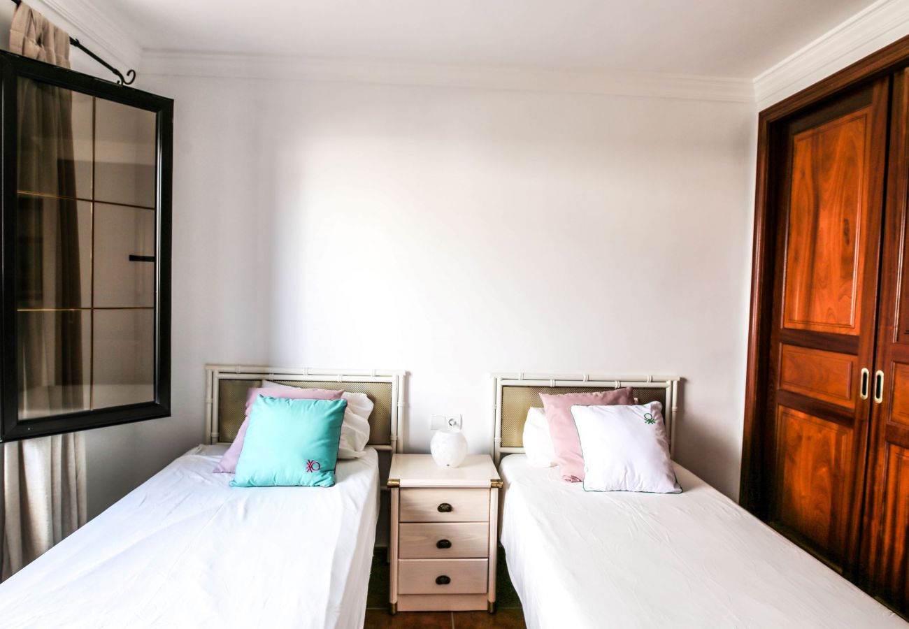Huis in Macher - Horizon Luxury - Un oasis de paz con piscina, jardines y vistas espectaculares