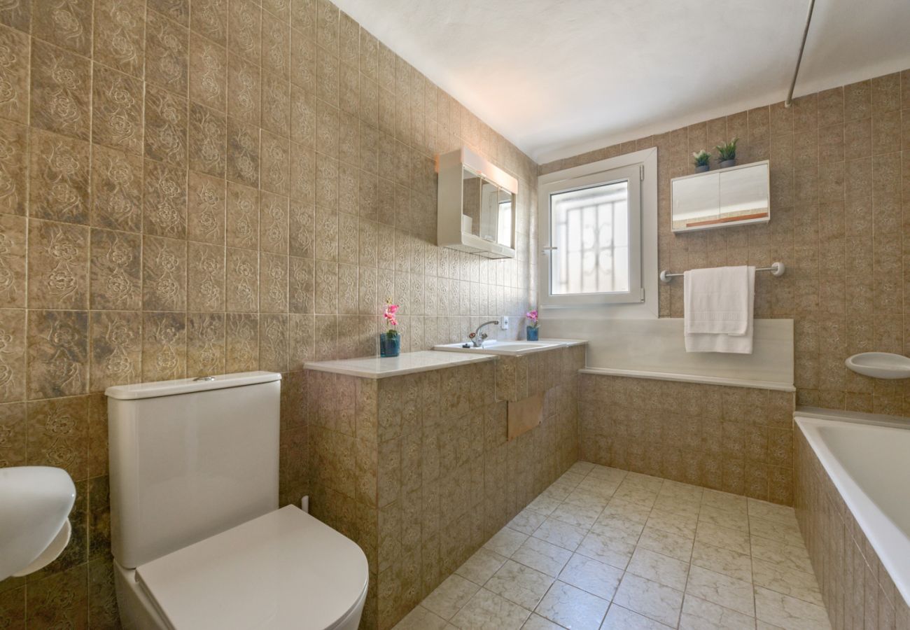 Villa in Benissa - JUNAI, villa voor 4 pax in Benissa met privé zwembad en gratis wifi