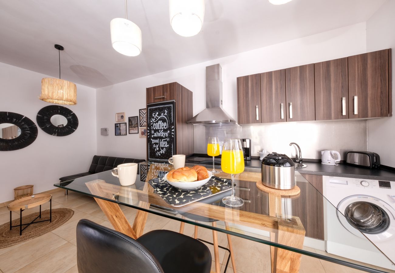 Huis in Costa Teguise - Casa Costa Esmeralda Plus- Pool and Relax