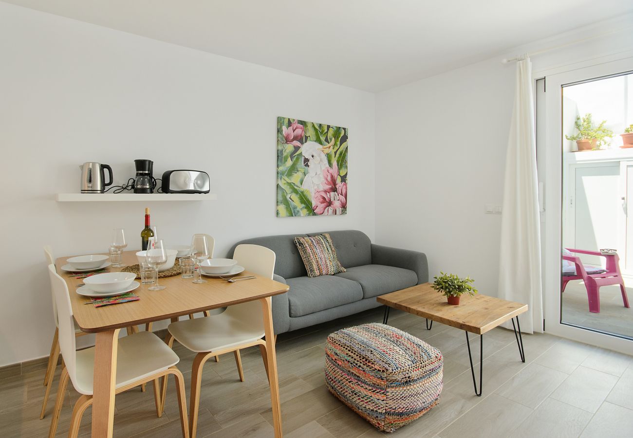 Huis in Puerto del Carmen - Purple Volcano - 200 m de la playa con piscina, sauna, gym del Centro Deportivo Fariones 