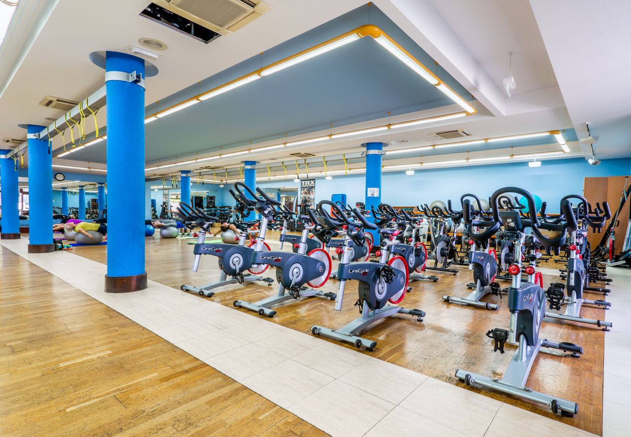 Huis in Puerto del Carmen - Purple Volcano - 200 m de la playa con piscina, sauna, gym del Centro Deportivo Fariones 