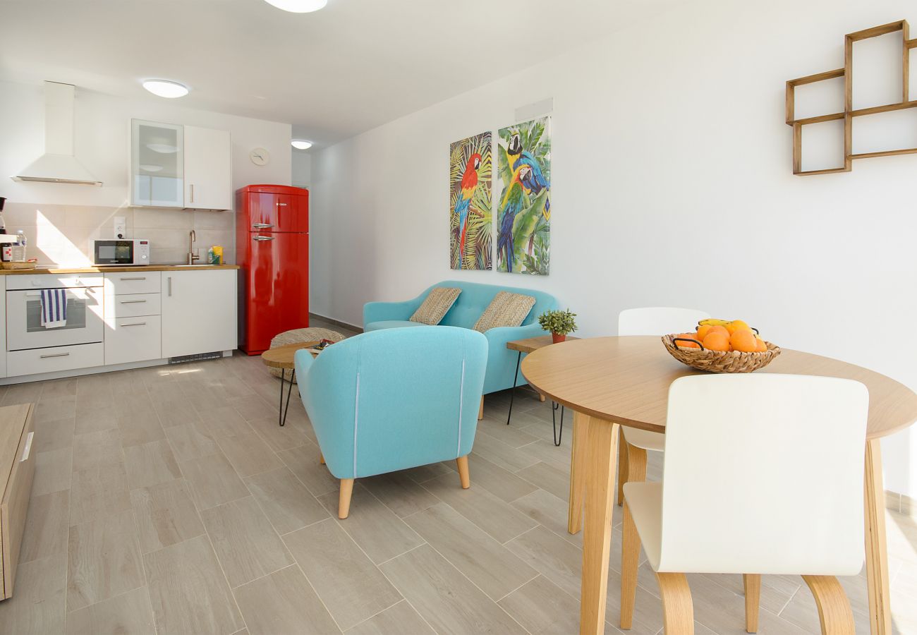 Huis in Puerto del Carmen - Red Volcano - 200 m de la playa-acceso al centro deportivo fariones incluido (piscina, sauna, gym)